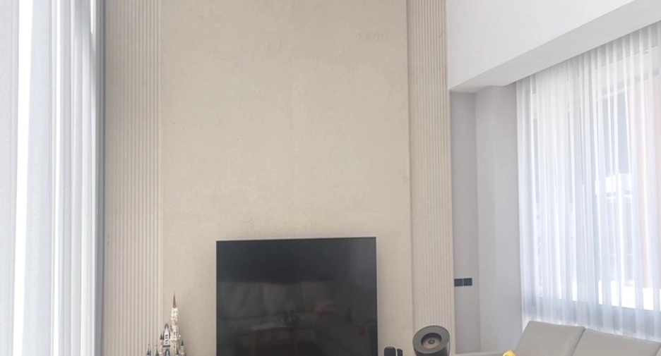 For sale 4 bedrooms house in Taling Chan, Bangkok