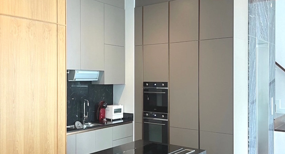 For sale 4 bedrooms house in Taling Chan, Bangkok