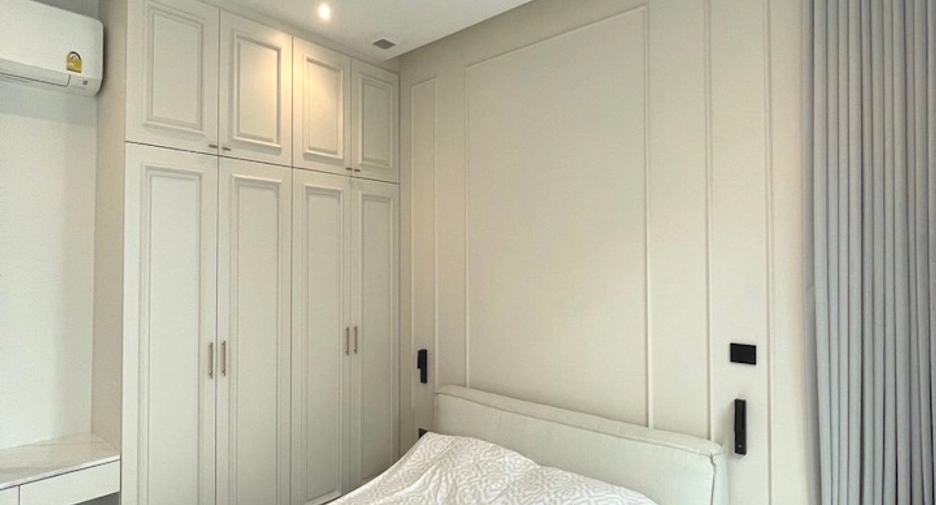 For sale 4 bedrooms house in Taling Chan, Bangkok