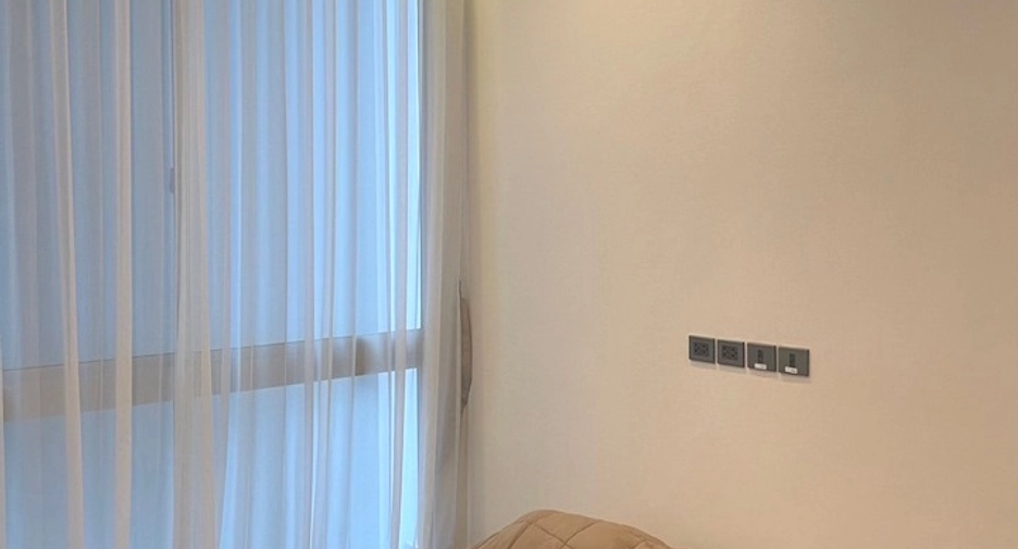 For sale 4 bedrooms house in Taling Chan, Bangkok