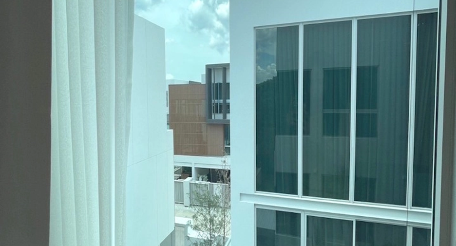 For sale 4 bedrooms house in Taling Chan, Bangkok
