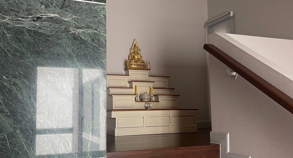 For sale 4 bedrooms house in Taling Chan, Bangkok