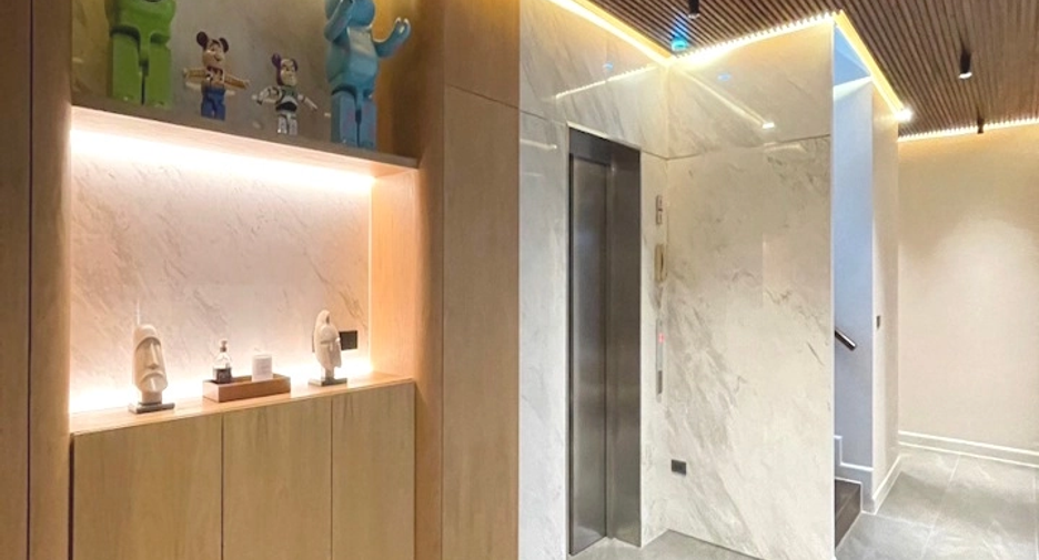 For sale 4 bedrooms house in Taling Chan, Bangkok