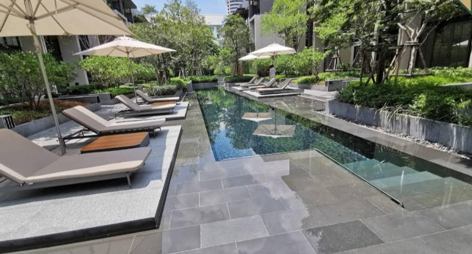 For sale 5 ベッドルーム house in Watthana, Bangkok