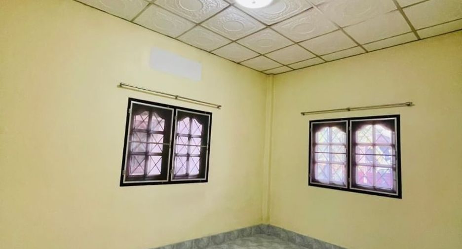 À vendre 2 chambres maison à Si Racha, Chonburi