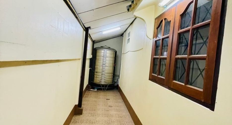 À vendre 2 chambres maison à Si Racha, Chonburi