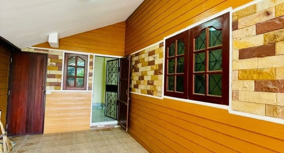 À vendre 2 chambres maison à Si Racha, Chonburi