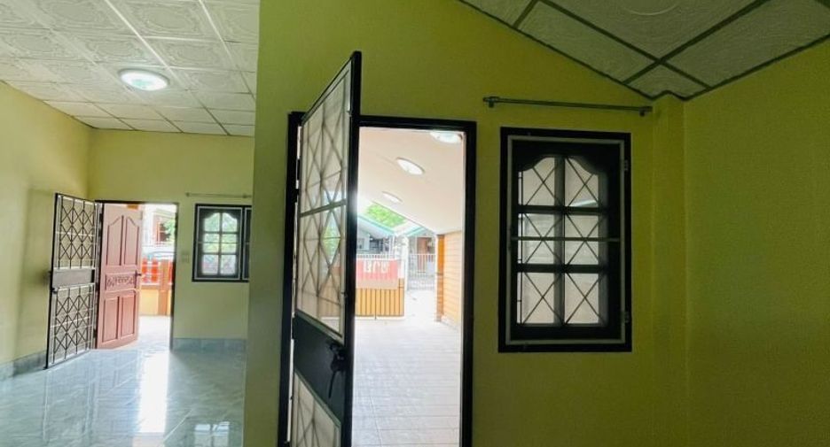À vendre 2 chambres maison à Si Racha, Chonburi