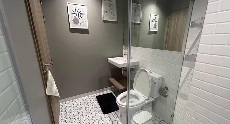 For rent 2 bedrooms condo in Chom Thong, Bangkok