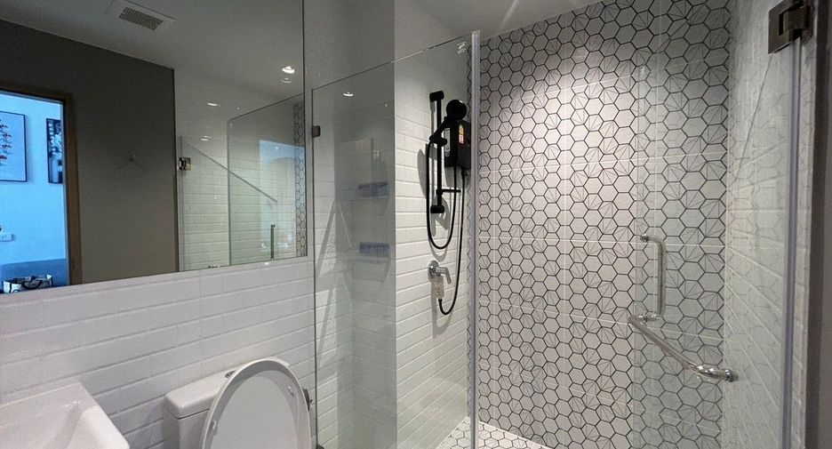 For rent 2 bedrooms condo in Chom Thong, Bangkok