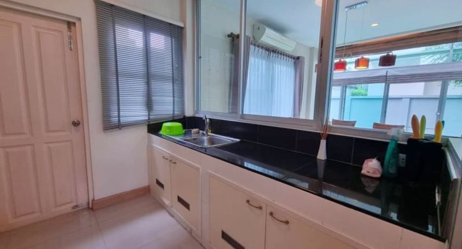 For rent and for sale 3 bedrooms house in Si Racha, Chonburi