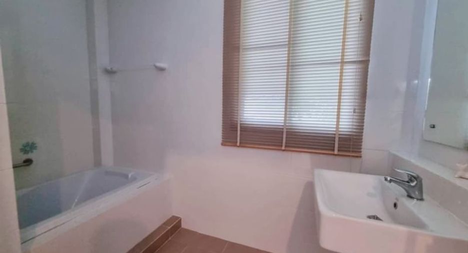 For rent and for sale 3 bedrooms house in Si Racha, Chonburi
