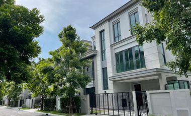 Casa adosada en venta de 4 habitaciones en Prawet, Bangkok