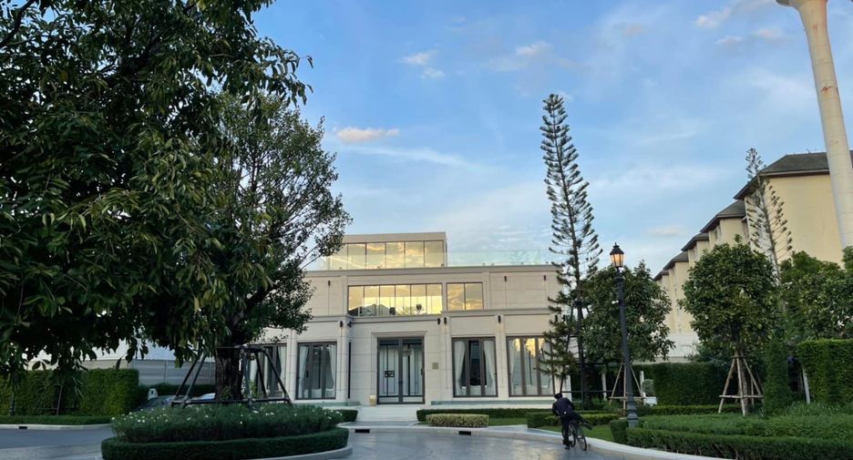 For sale 4 bedrooms townhouse in Prawet, Bangkok