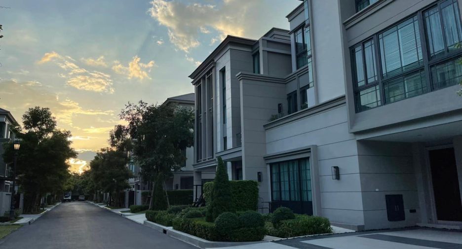 For sale 4 bedrooms townhouse in Prawet, Bangkok