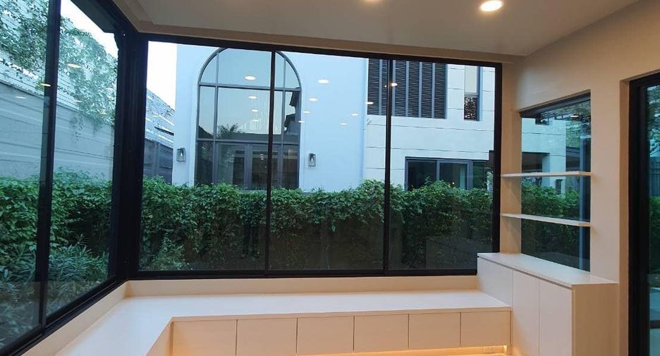 For sale 4 bedrooms townhouse in Prawet, Bangkok