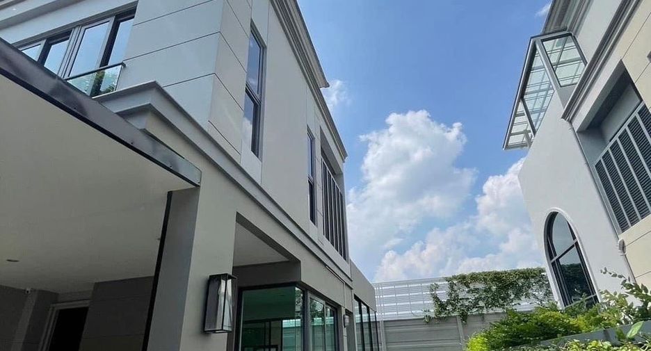 For sale 4 bedrooms townhouse in Prawet, Bangkok