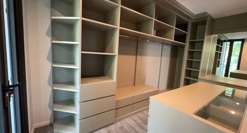 For sale 4 bedrooms townhouse in Prawet, Bangkok