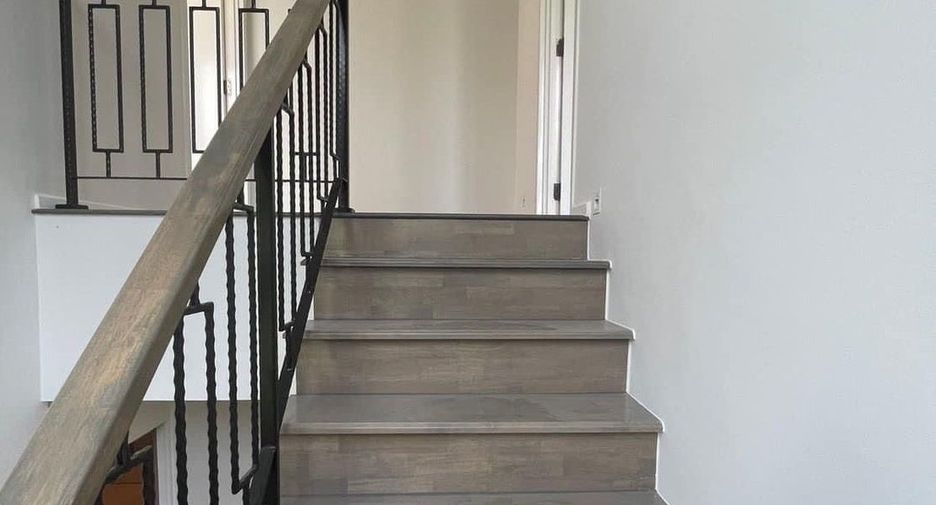 For sale 4 bedrooms townhouse in Prawet, Bangkok