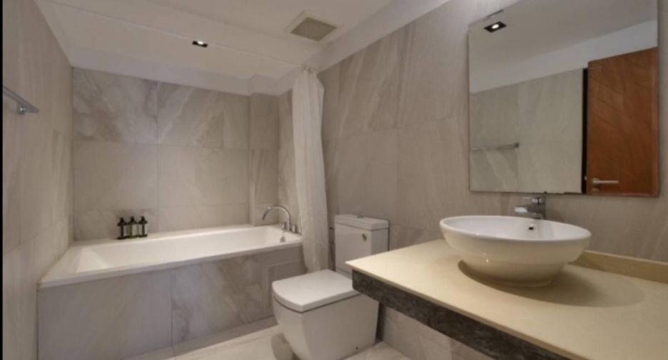 For rent 5 bedrooms house in Watthana, Bangkok