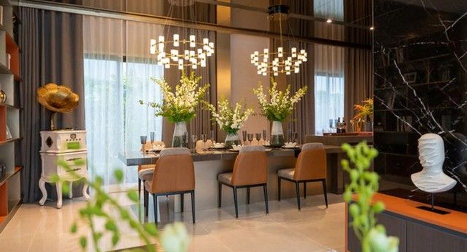 For sale 4 bedrooms house in Khlong Sam Wa, Bangkok