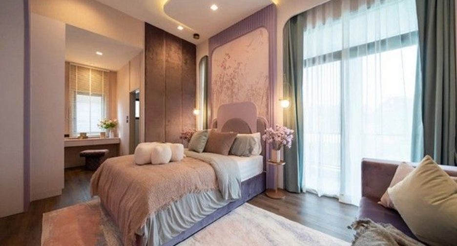 For sale 4 bedrooms house in Khlong Sam Wa, Bangkok