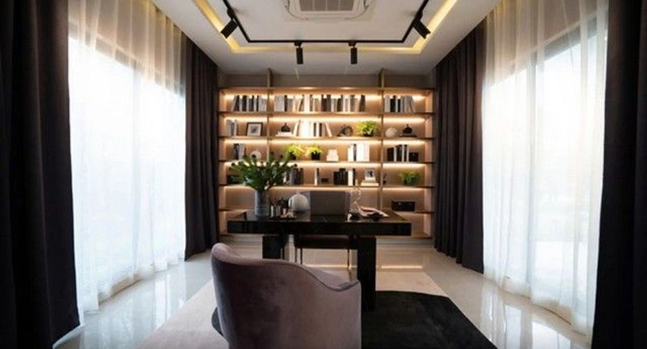 For sale 4 bedrooms house in Khlong Sam Wa, Bangkok