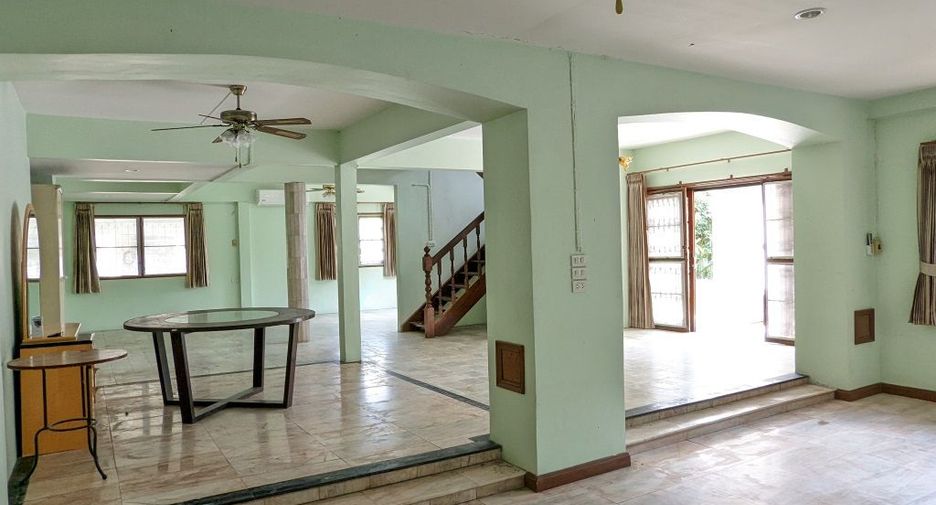 À vendre 4 chambres maison à Thawi Watthana, Bangkok