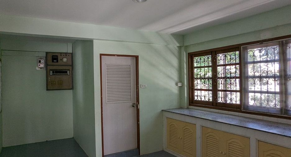 À vendre 4 chambres maison à Thawi Watthana, Bangkok
