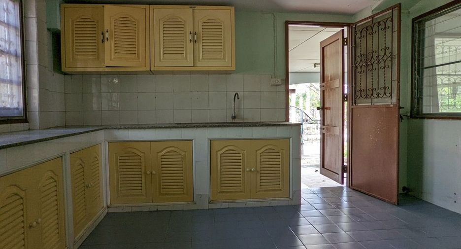 À vendre 4 chambres maison à Thawi Watthana, Bangkok