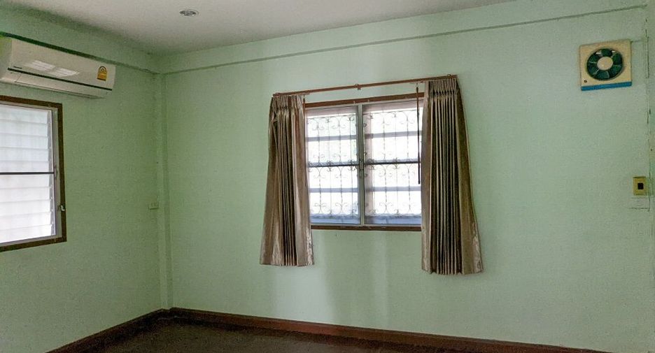 À vendre 4 chambres maison à Thawi Watthana, Bangkok