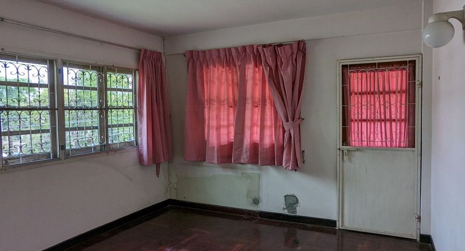 À vendre 4 chambres maison à Thawi Watthana, Bangkok