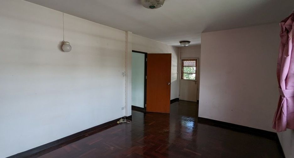 À vendre 4 chambres maison à Thawi Watthana, Bangkok
