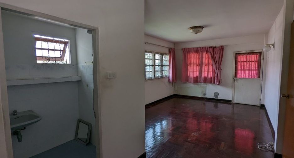 À vendre 4 chambres maison à Thawi Watthana, Bangkok