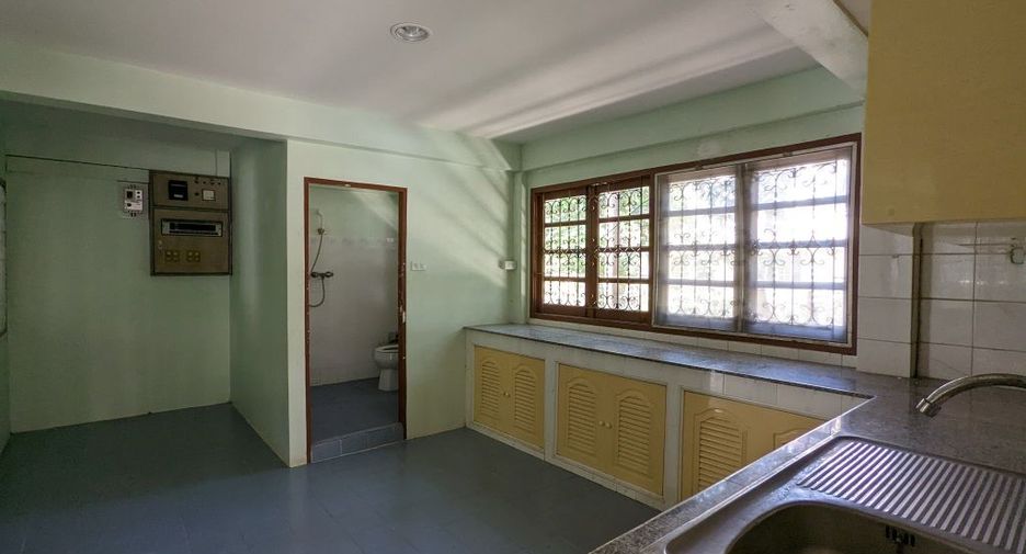 À vendre 4 chambres maison à Thawi Watthana, Bangkok