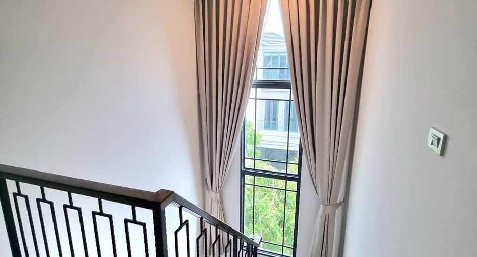 For rent 4 bedrooms townhouse in Prawet, Bangkok