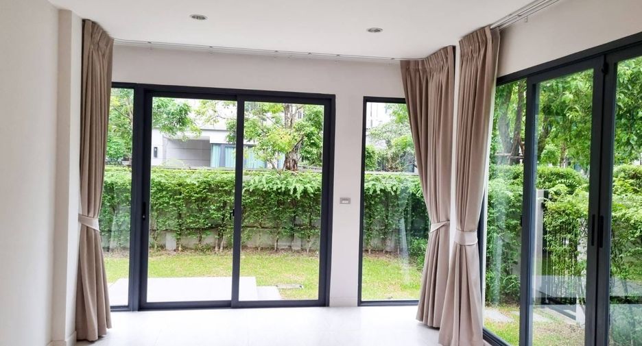 For rent 4 bedrooms townhouse in Prawet, Bangkok