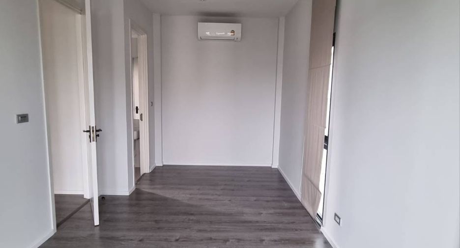 For rent 4 bedrooms townhouse in Prawet, Bangkok