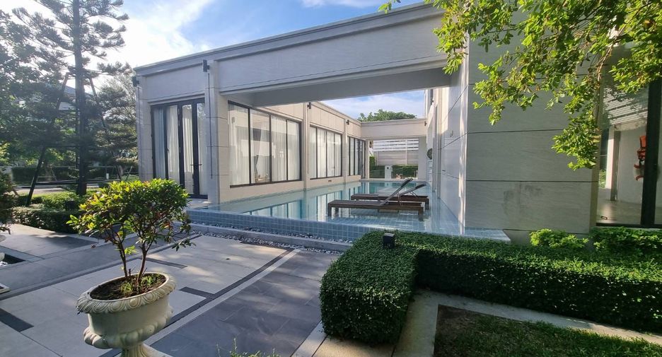 For rent 4 bedrooms townhouse in Prawet, Bangkok
