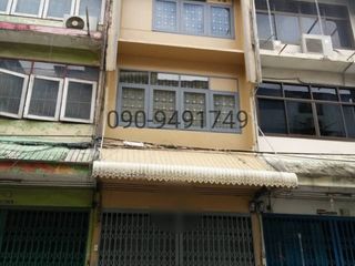 For rent 4 bedrooms retail Space in Phasi Charoen, Bangkok