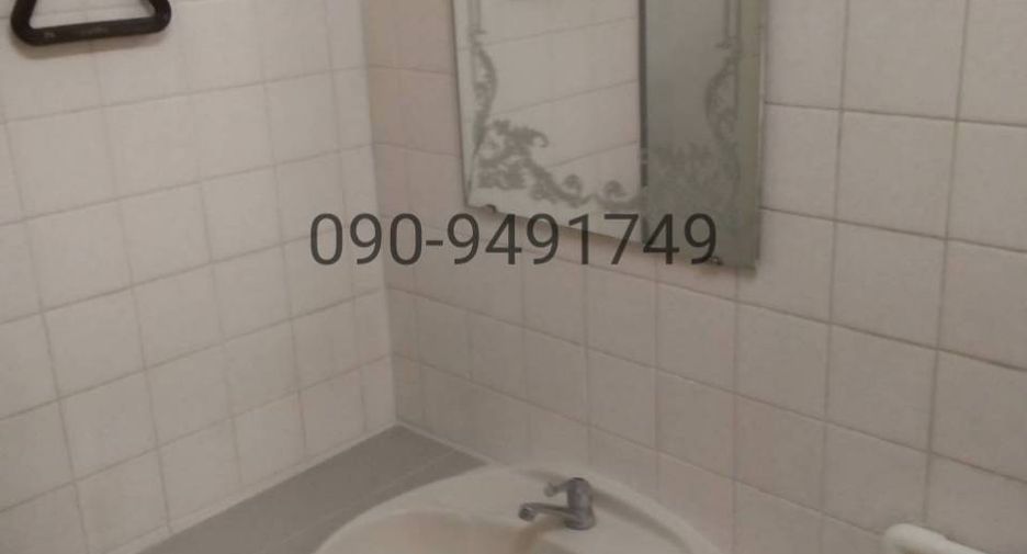 For rent 4 bedrooms retail Space in Phasi Charoen, Bangkok