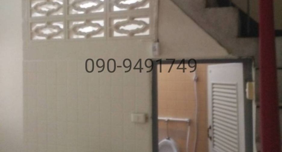 For rent 4 bedrooms retail Space in Phasi Charoen, Bangkok