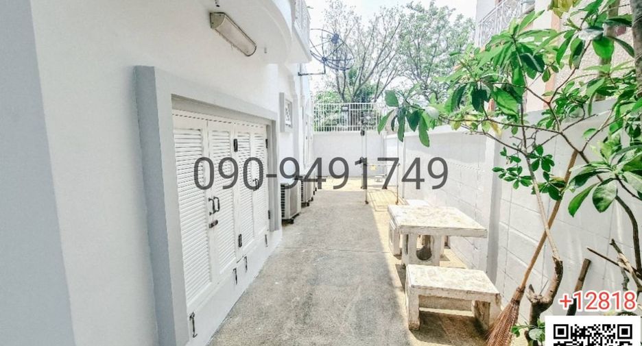 For rent 5 bedrooms house in Lat Phrao, Bangkok