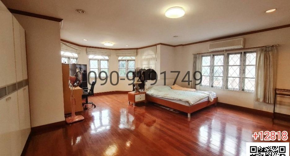 For rent 5 bedrooms house in Lat Phrao, Bangkok