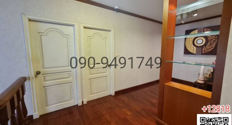 For rent 5 bedrooms house in Lat Phrao, Bangkok