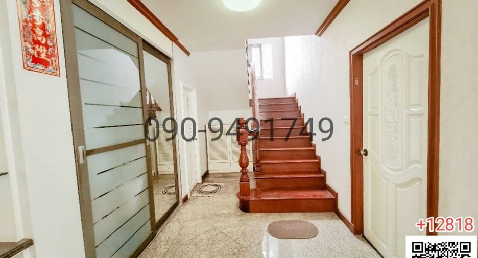 For rent 5 bedrooms house in Lat Phrao, Bangkok