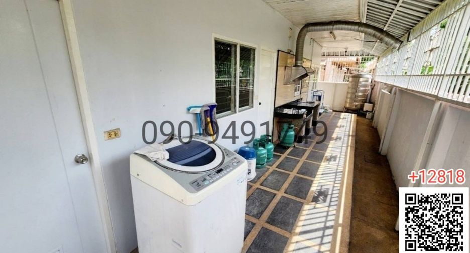 For rent 5 bedrooms house in Lat Phrao, Bangkok
