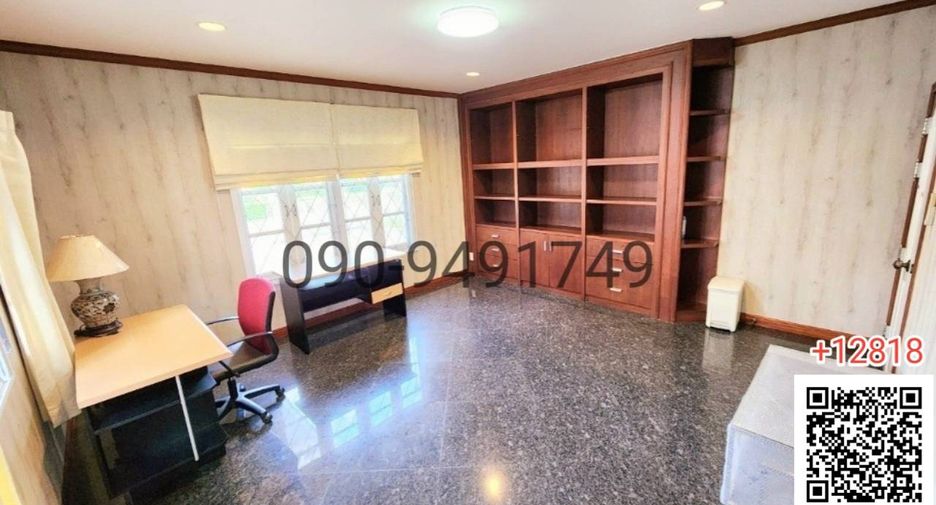 For rent 5 bedrooms house in Lat Phrao, Bangkok