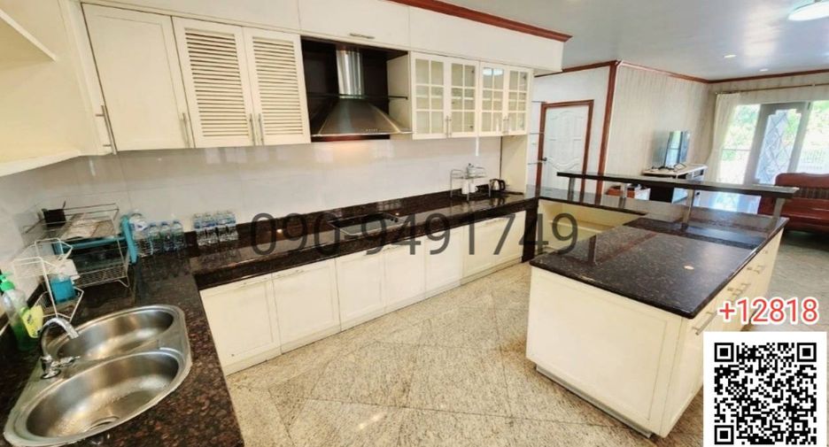 For rent 5 bedrooms house in Lat Phrao, Bangkok