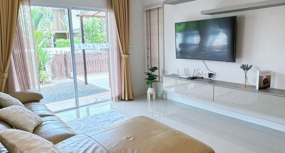 For sale 4 bedrooms house in Mueang Phuket, Phuket